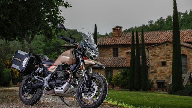 Piaggio Group Moto Guzzi V85TT Travel